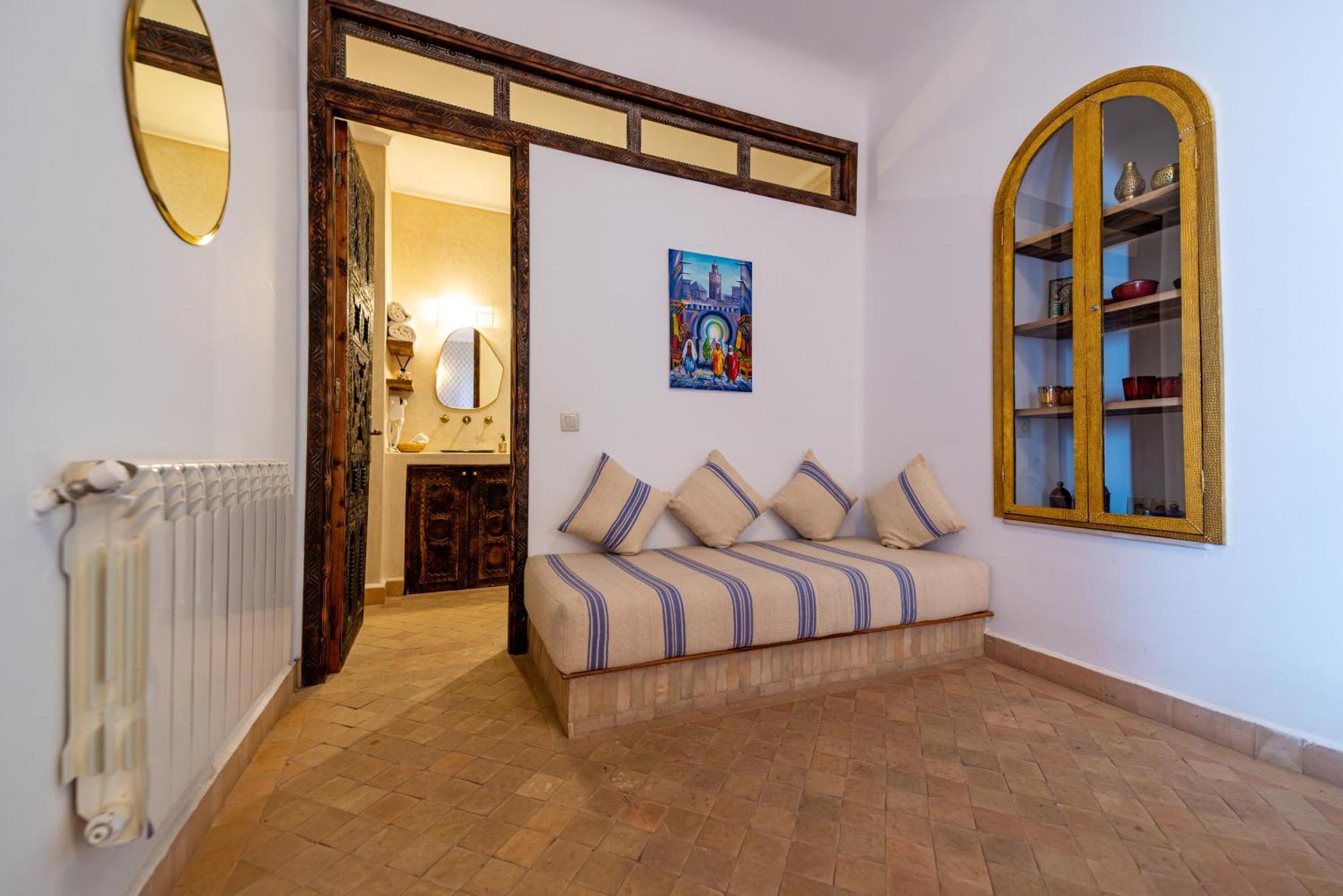 Riad Cologne & *